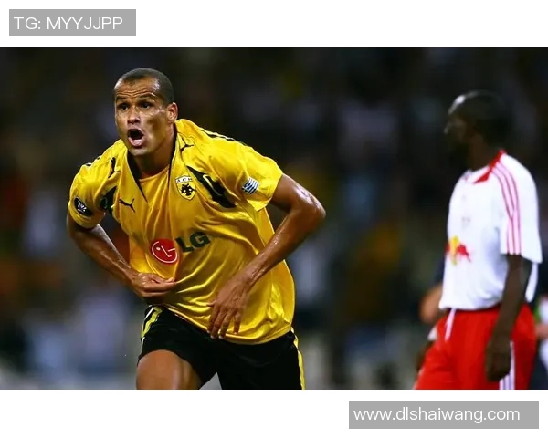 世界足球明星解说的魅力与技巧解析以及他们对比赛的独特见解